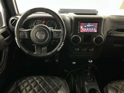 Used 2015 Jeep Wrangler Unlimited Sport w/ Connectivity Group AWD/4WD image 8