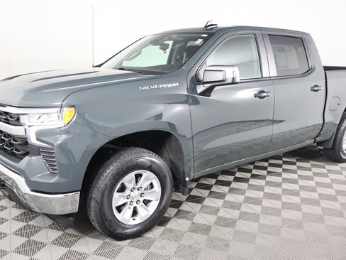 Used 2025 Chevrolet Silverado 1500 LT image 10