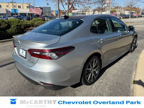 Used 2024 Toyota Camry XLE w/ Navigation Package image 12