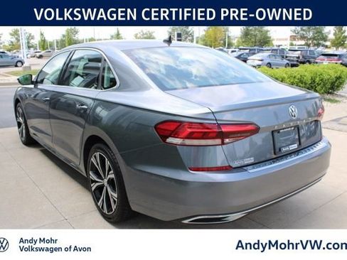 Used 2022 Volkswagen Passat 2.0T SE FWD image 4