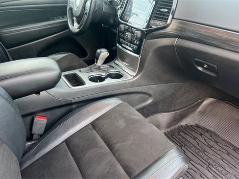 Used 2020 Jeep Grand Cherokee Altitude image 20