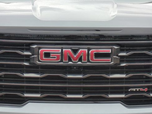 Used 2025 GMC Acadia AT4 w/ Luxury Package AWD/4WD image 47