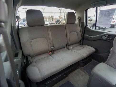 Used 2012 Nissan Frontier SV image 26