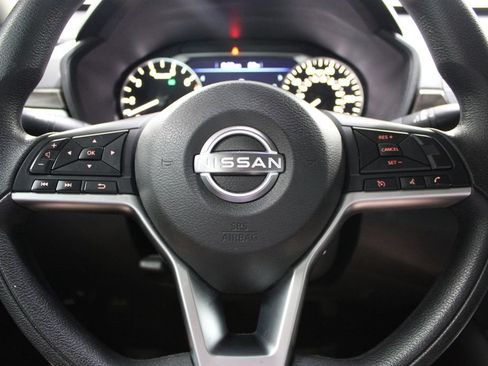 Used 2024 Nissan Altima 2.5 SV FWD image 23