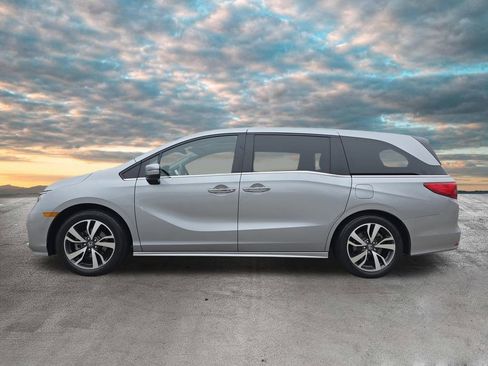 Used 2023 Honda Odyssey Touring image 5