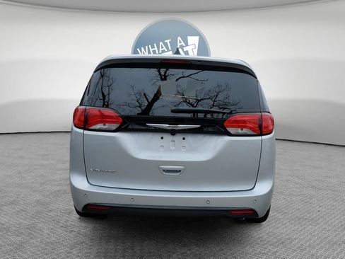 New 2026 Chrysler Voyager LX FWD image 5