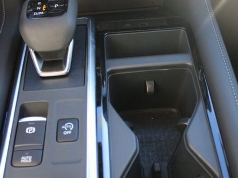 New 2025 Nissan Pathfinder SL image 14