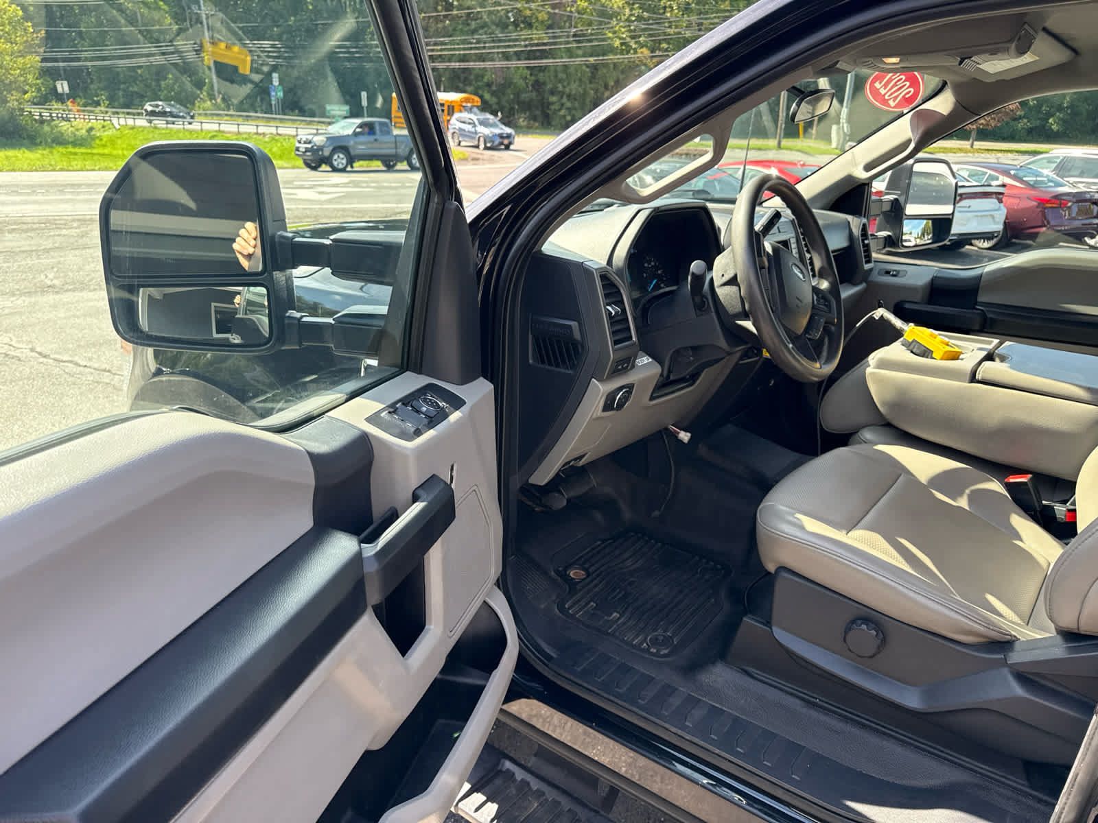 Used 2022 Ford F350 XL w/ Power Equipment Group AWD/4WD image 13