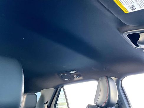 Used 2025 Ford Explorer ST-Line image 13