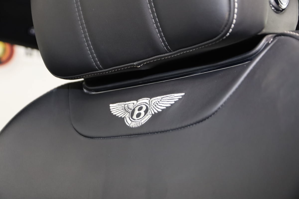 Used 2018 Bentley Bentayga AWD/4WD image 37