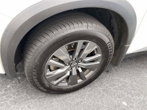 Used 2024 Nissan Pathfinder SV w/ Lighting Package (N92) image 11