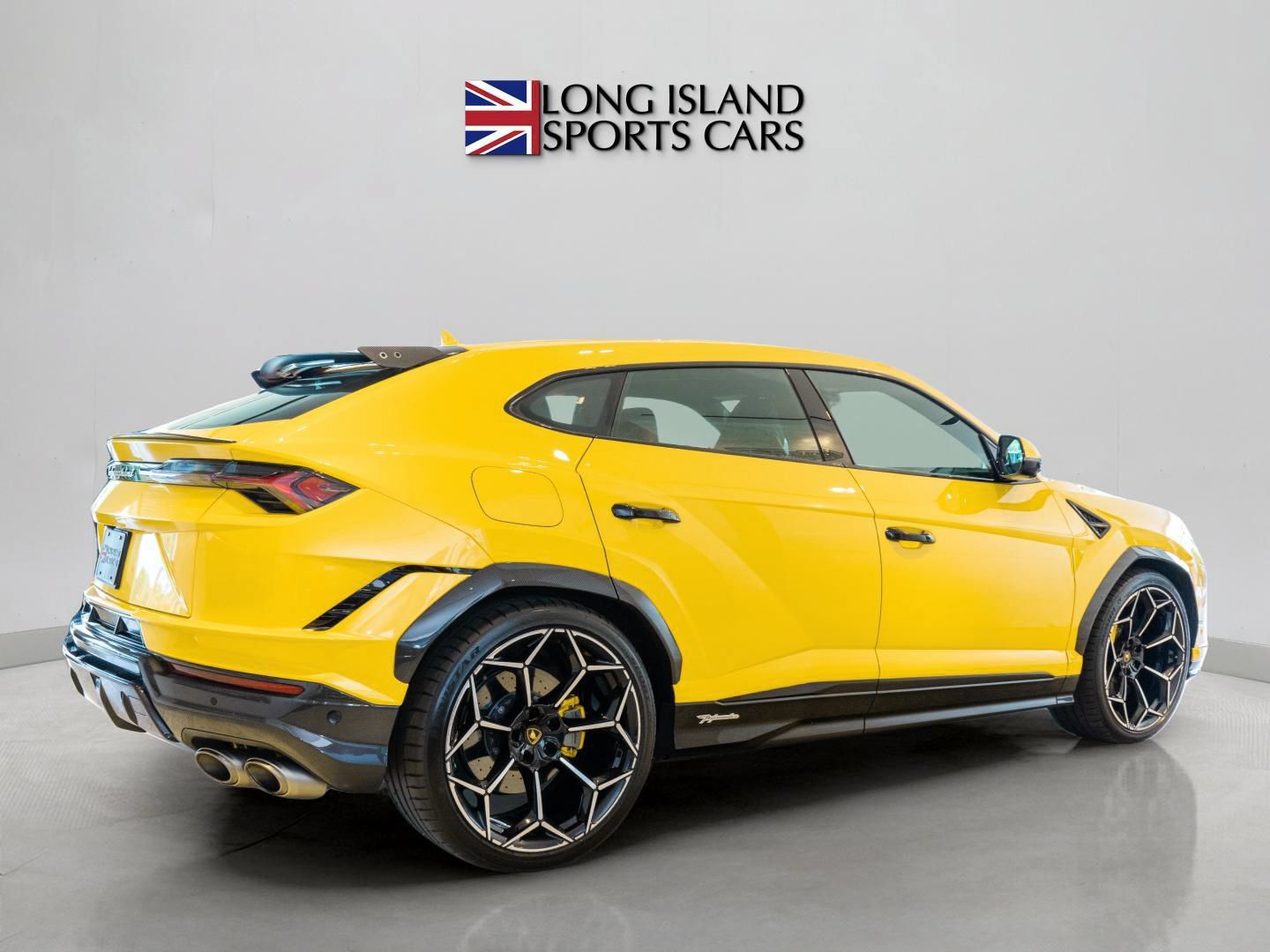 Used 2024 Lamborghini Urus Performante AWD/4WD image 6