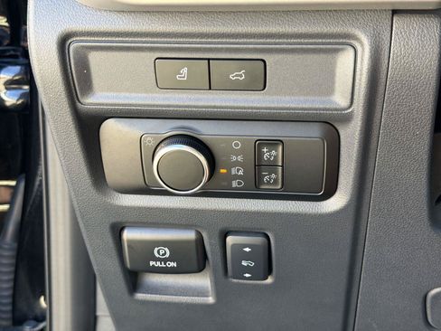 Used 2024 Ford Expedition XLT AWD/4WD image 17