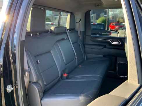 Used 2024 GMC Sierra 2500 SLT w/ SLT Premium Package image 20