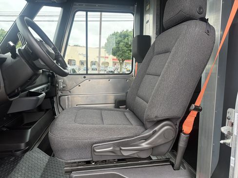 Used 2024 Chevrolet Brightdrop 600 w/ Battery Pack, Max Range AWD/4WD image 5