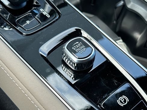 New 2026 Volvo XC90 B6 Core image 21