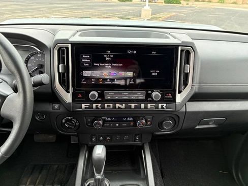 Certified 2025 Nissan Frontier SV w/ SV Convenience Package AWD/4WD image 16