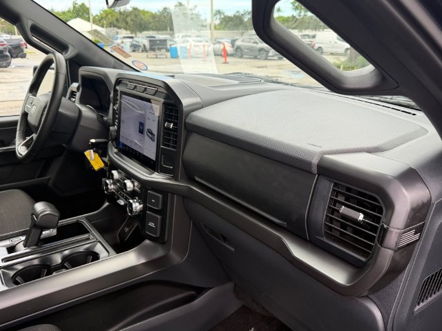 Used 2024 Ford F150 XLT w/ XLT Black Appearance Package RWD image 17