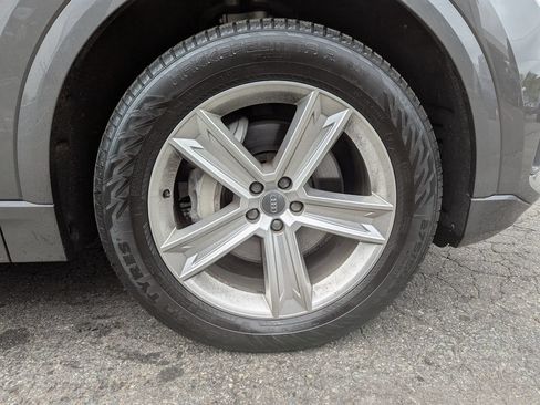 Used 2019 Audi Q8 Premium AWD/4WD image 46