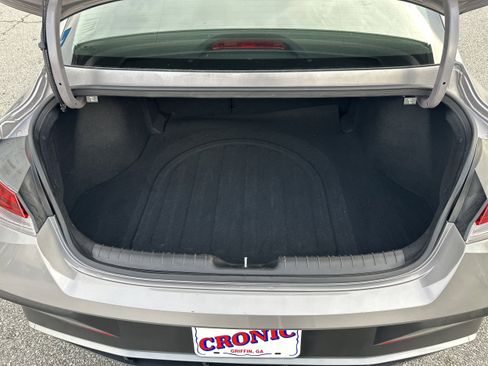 Used 2025 Hyundai Elantra SEL image 18