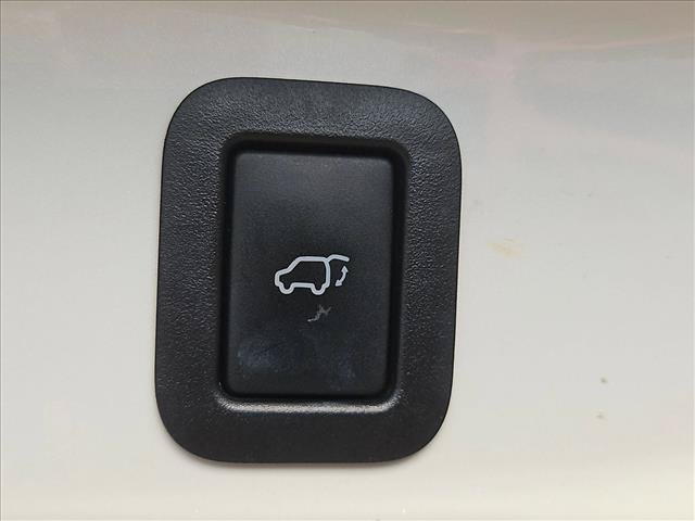 Used 2015 Toyota Highlander XLE FWD image 7