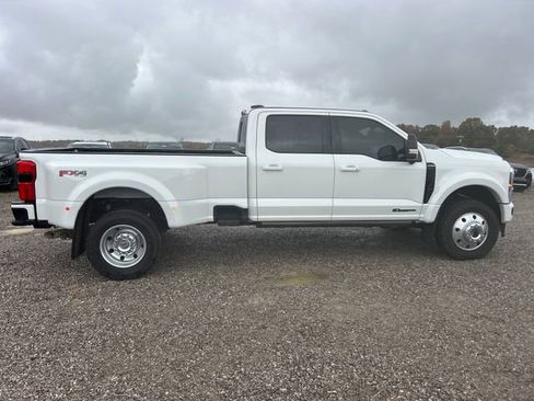 Used 2025 Ford F450 Platinum w/ FX4 Off-Road Package image 6