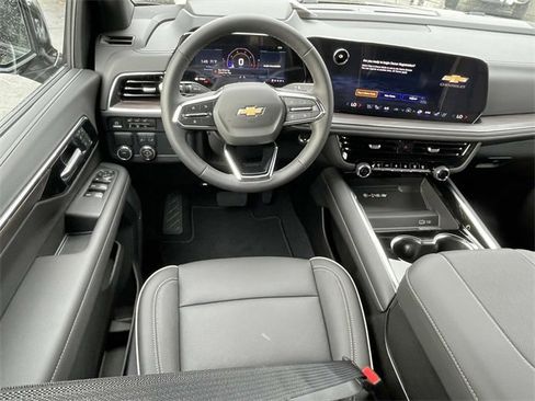 New 2026 Chevrolet Suburban Premier image 11