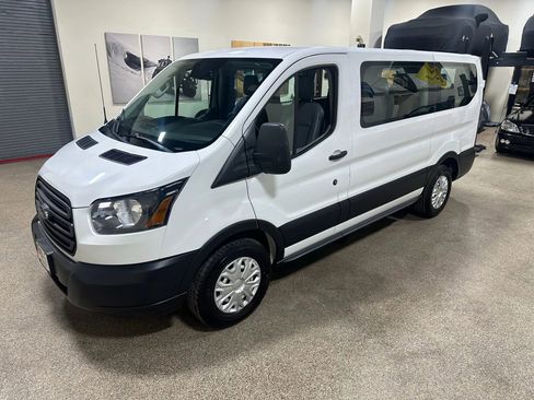 Used 2019 Ford Transit 150 XL image 3