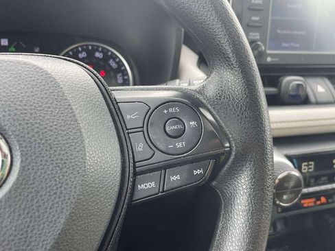 Used 2021 Toyota RAV4 XLE w/ Convenience Package image 23