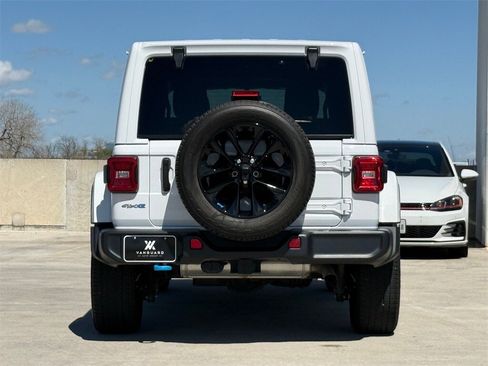 Used 2022 Jeep Wrangler Unlimited Sahara w/ Cold Weather Group image 6