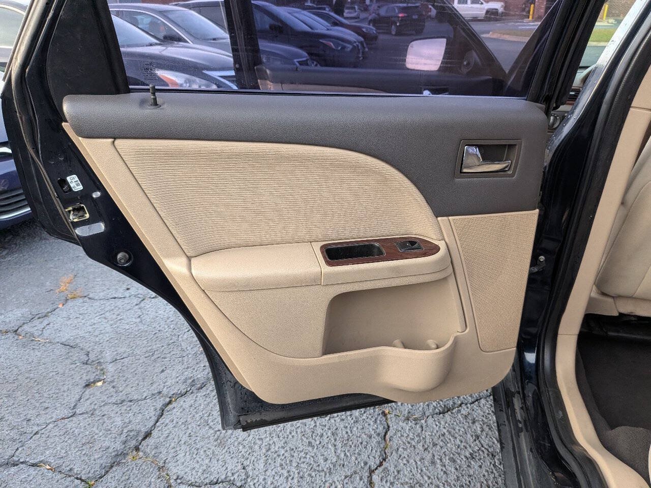 Used 2009 Ford Taurus SEL AWD/4WD image 27