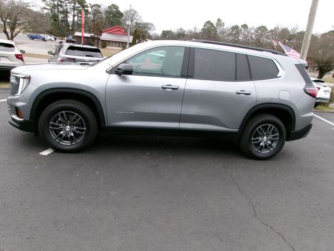Used 2025 GMC Acadia Elevation image 6