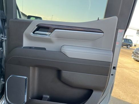 Used 2025 GMC Sierra 1500 SLT w/ SLT Premium Plus Package image 18