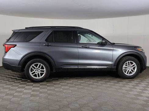 Used 2025 Ford Explorer Active image 18