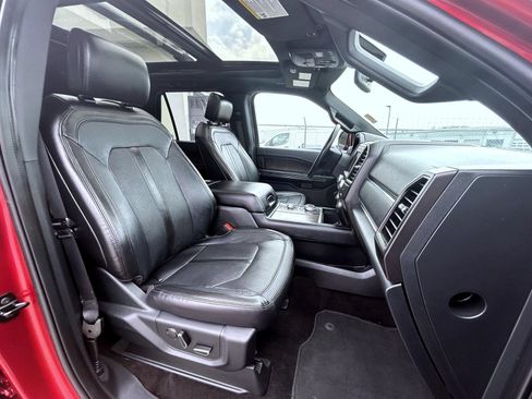 Used 2019 Ford Expedition Limited w/ Equipment Group 301A AWD/4WD image 16