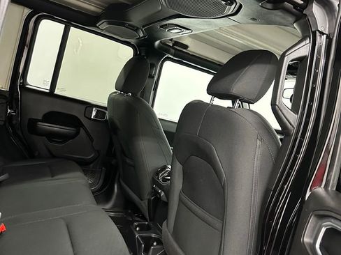 Used 2022 Jeep Wrangler Unlimited Sport image 38