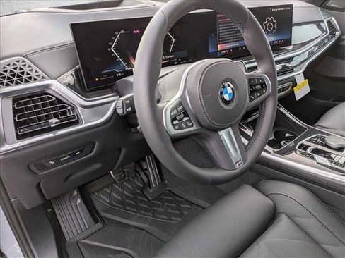 New 2026 BMW X5 xDrive40i w/ M Sport Package AWD/4WD image 3
