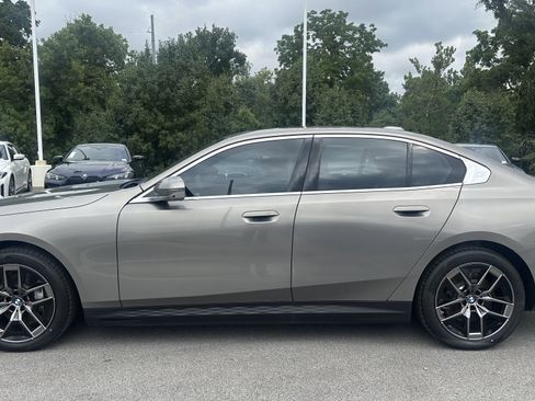 Used 2026 BMW i5 eDrive40 image 6