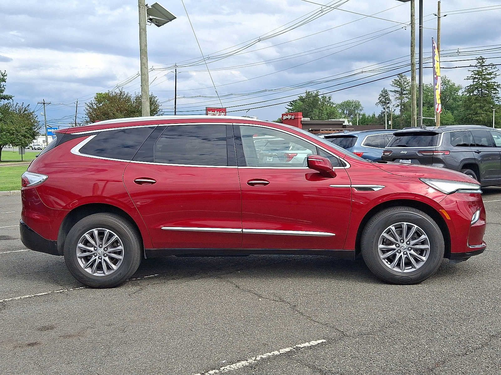 Used 2023 Buick Enclave Essence FWD image 7