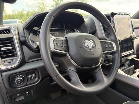 Used 2023 RAM 1500 Laramie AWD/4WD image 18