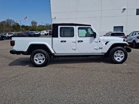 Used 2022 Jeep Gladiator Sport AWD/4WD image 10