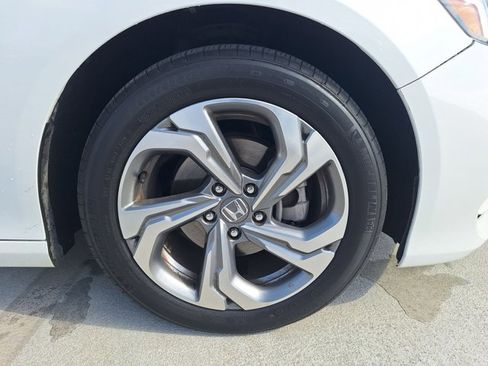 Used 2020 Honda Accord EX image 21