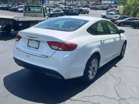 Used 2015 Chrysler 200 S FWD image 5