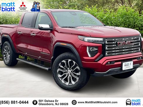 Used 2024 GMC Canyon Denali image 2