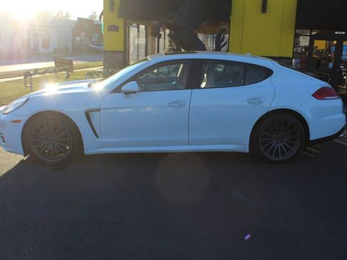 Used 2015 Porsche Panamera 4 image 24