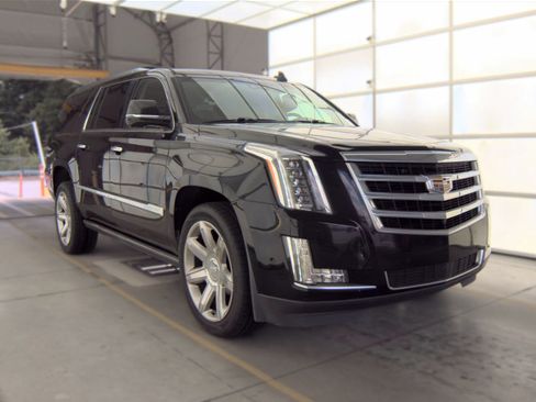 Used 2018 Cadillac Escalade ESV Premium Luxury AWD/4WD image 7
