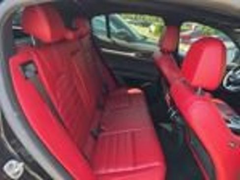 Used 2022 Alfa Romeo Stelvio Veloce image 11