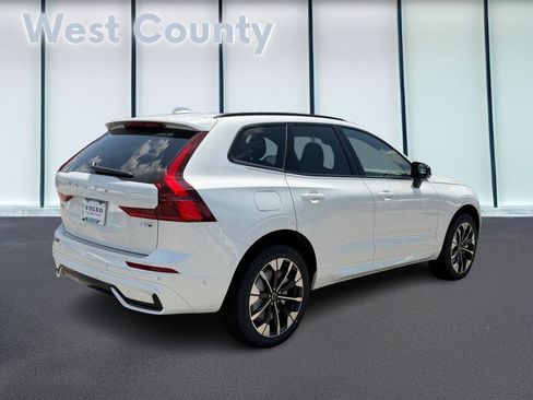New 2026 Volvo XC60 T8 Plus w/ Climate Package AWD/4WD image 3