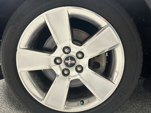 Used 2006 Ford Mustang GT image 9