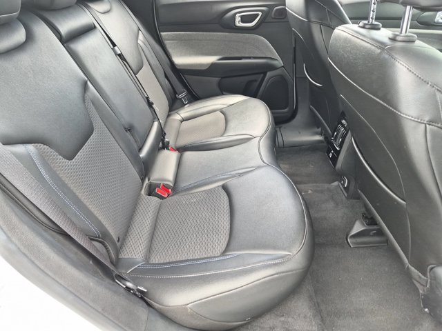Used 2025 Jeep Compass Latitude w/ Sun & Sound Group AWD/4WD image 29